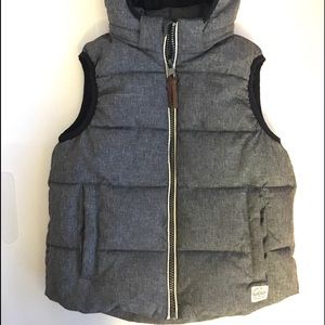H&M’s Boys Size 5/6 Padded Lined Vest